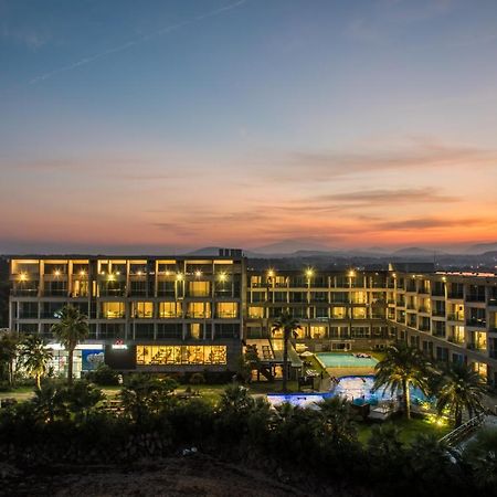 The Four Grace Resort Сеогвипо Екстериор снимка