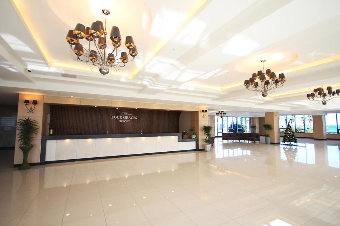 The Four Grace Resort Сеогвипо Екстериор снимка
