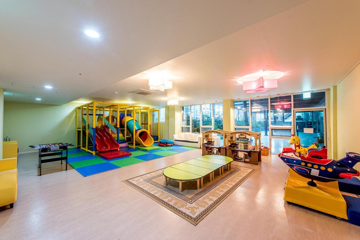 The Four Grace Resort Сеогвипо Екстериор снимка