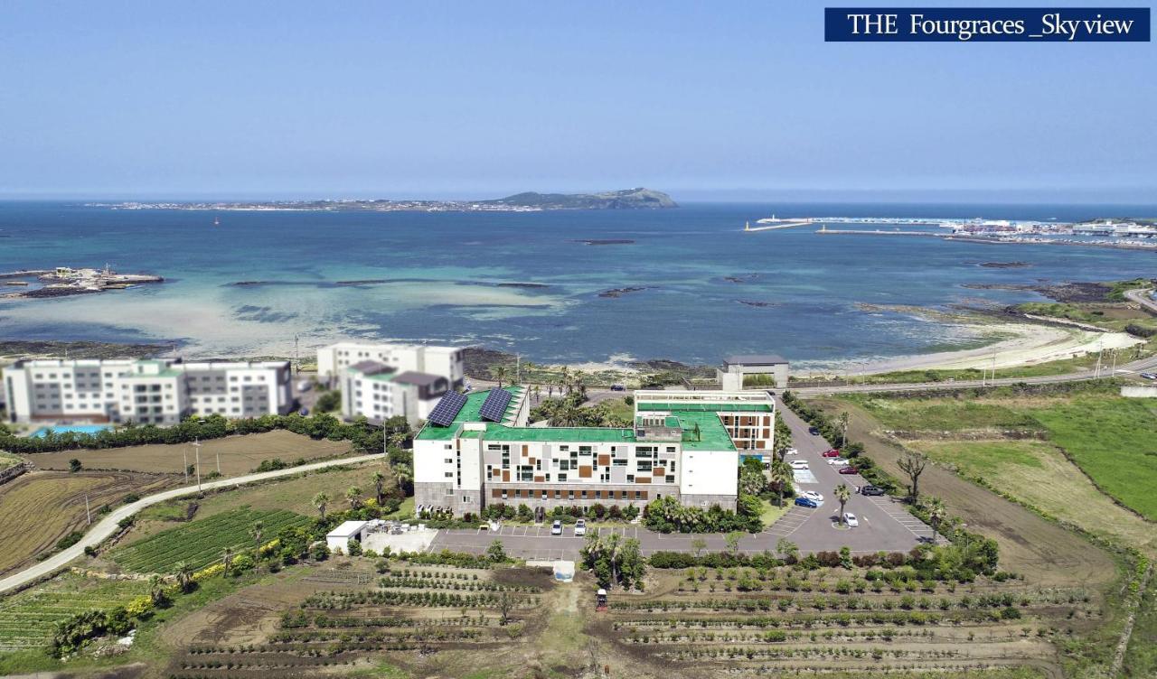 The Four Grace Resort Сеогвипо Екстериор снимка