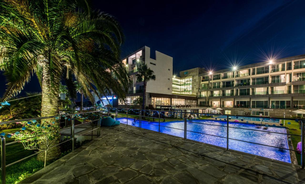 The Four Grace Resort Сеогвипо Екстериор снимка