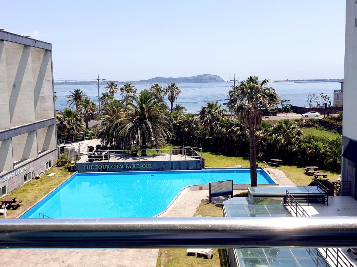 The Four Grace Resort Сеогвипо Екстериор снимка